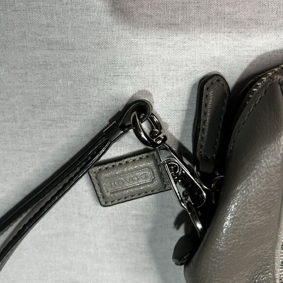 Coach OP Art Grey Wristlet Pouch Has Hangtag Signature Canvas Leather Trim - Picture 4 of 6